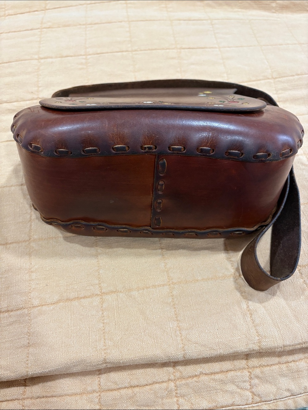 Vintage 70s Hand Tooled Leather Saddle Bag Painted Floral Whipstitch Boho - Picture 10 of 14